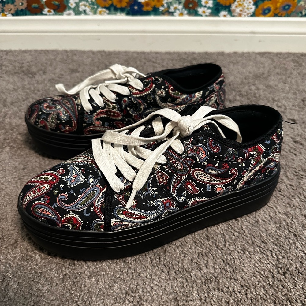 Like New YRU Platform Paisley Sneakers Size 9
